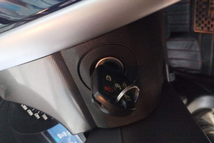 Used Ford Edge 2012 2.0T Elite Sunroof Edition Vehicle Key