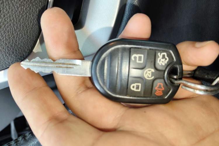 Used Ford Edge 2012 2.0T Elite Sunroof Edition Vehicle Key