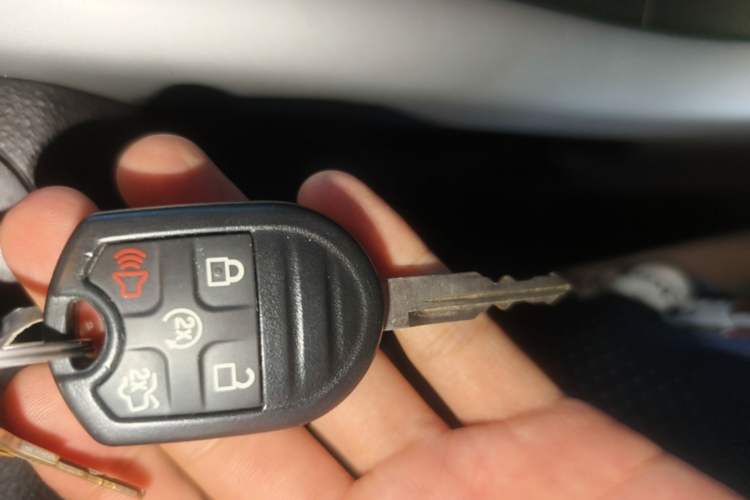 Used Ford Edge 2012 2.0T Elite Sunroof Edition Vehicle Key