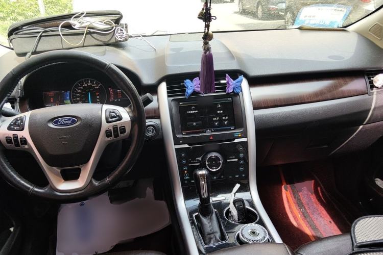 Used Ford Edge 2012 2.0T Elite Edition Center Console