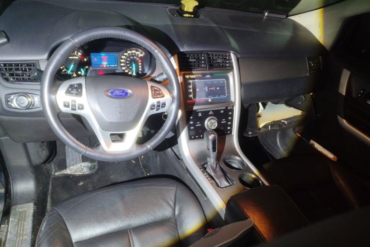 Used Ford Edge 2012 2.0T Elite Sunroof Edition Center Console