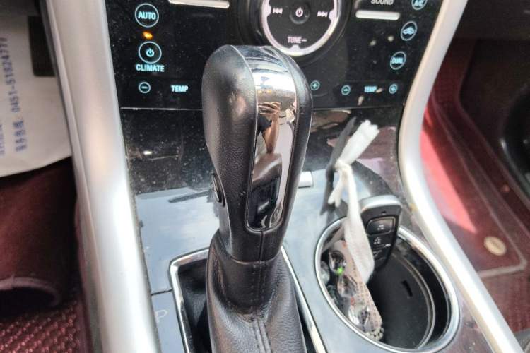 Used Ford Edge 2012 2.0T Elite Edition Gear Lever
