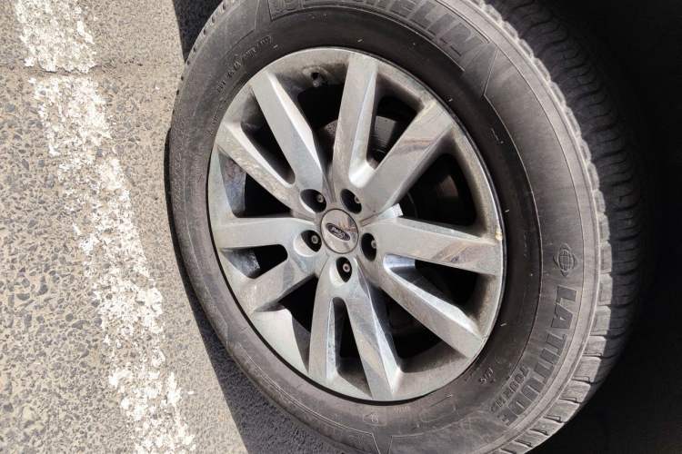 Used Ford Edge 2012 2.0T Elite Edition Right Front Wheel Hub