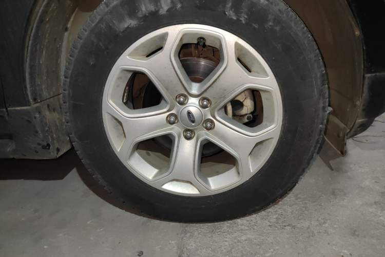Used Ford Edge 2012 2.0T Elite Sunroof Edition Right Front Wheel Hub