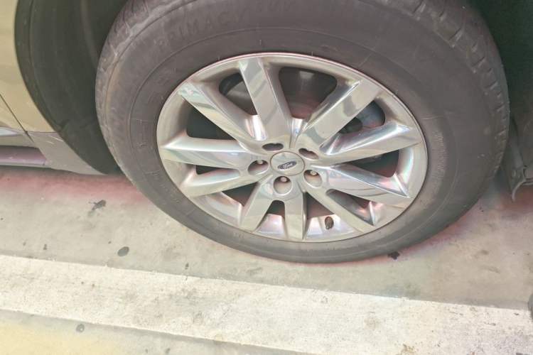 Used Ford Edge 2012 2.0T Zunrui Trim Right Front Wheel Hub