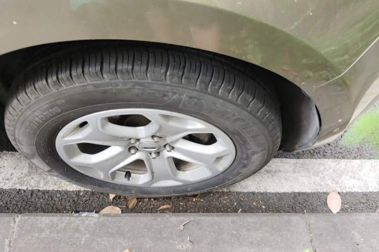 Used Ford Edge 2012 2.0T Elite Edition Right Front Wheel Hub
