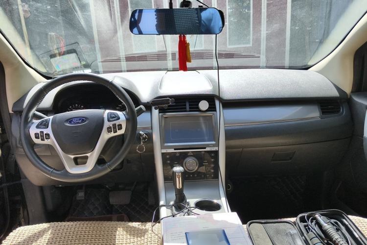 Used Ford Edge 2012 2.0T Elite Sunroof Edition Center Console