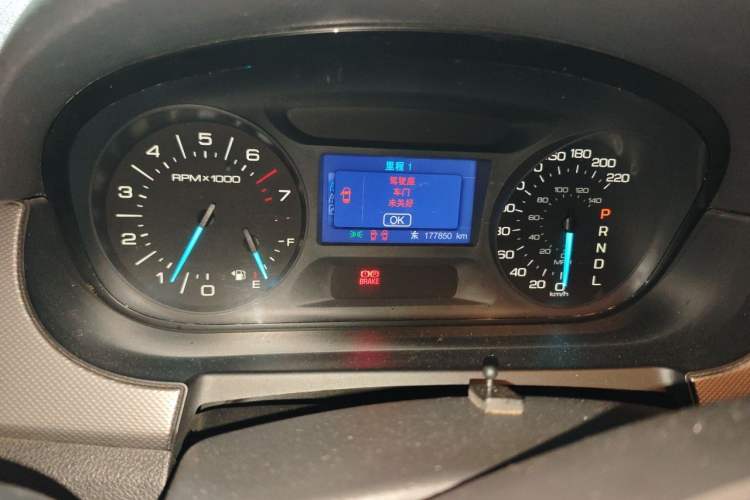 Used Ford Edge 2012 2.0T Elite Edition Odometer Close Up