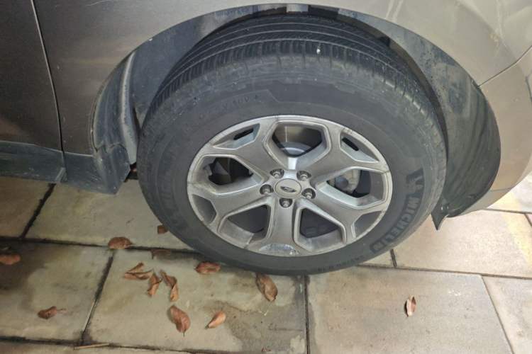 Used Ford Edge 2012 2.0T Elite Edition Right Front Wheel Hub