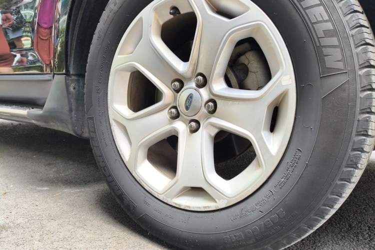 Used Ford Edge 2012 2.0T Elite Sunroof Edition Right Front Wheel Hub