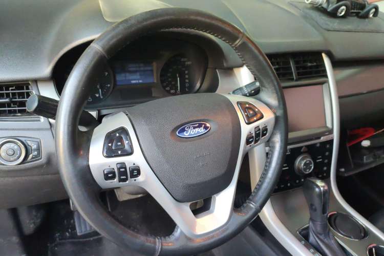 Used Ford Edge 2012 2.0T Elite Sunroof Edition Steering Wheel