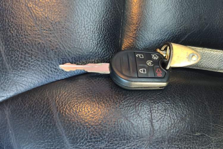Used Ford Edge 2012 2.0T Elite Sunroof Edition Vehicle Key