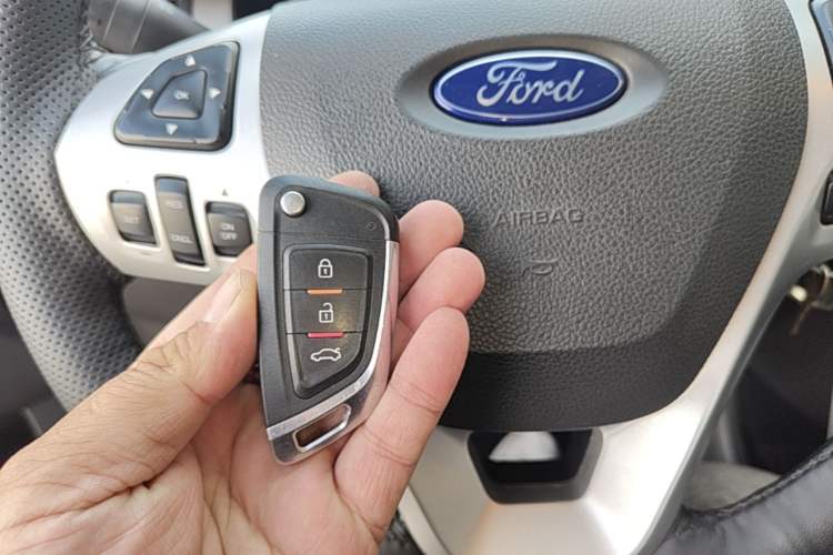 Used Ford Edge 2012 2.0T Elite Sunroof Edition Vehicle Key