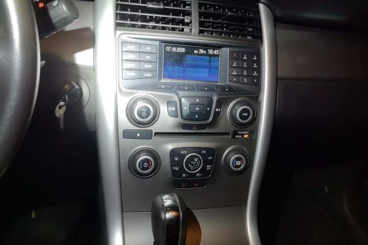 Used Ford Edge 2012 2.0T Elite Sunroof Edition Audio And AC Panel
