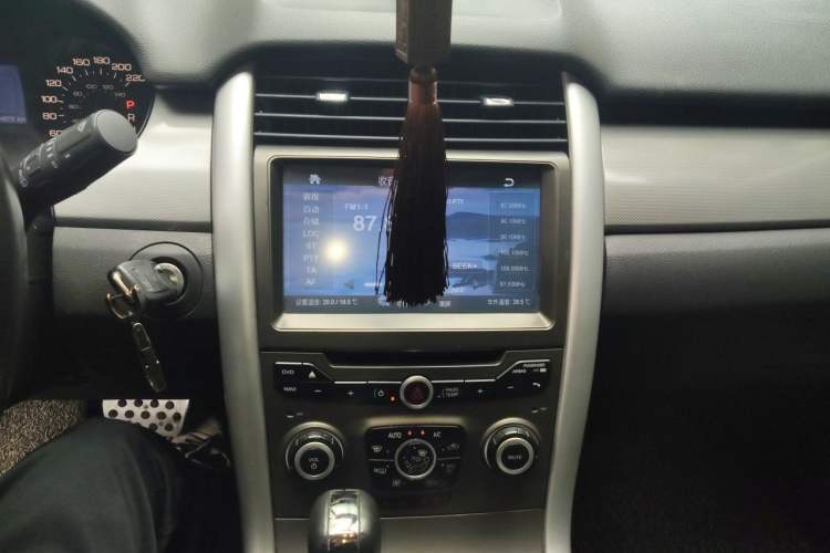 Used Ford Edge 2012 2.0T Elite Sunroof Edition Audio And AC Panel