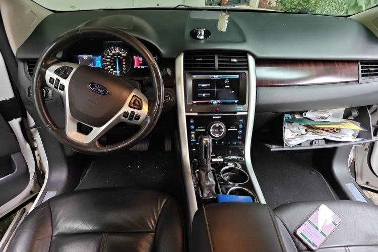 Used Ford Edge  Center Console