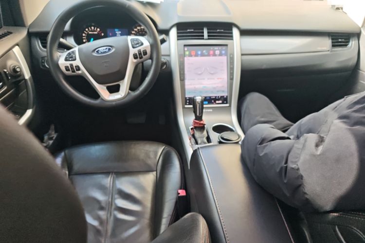 Used Ford Edge 2012 2.0T Elite Sunroof Edition Center Console
