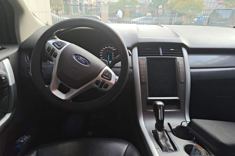 Used Ford Edge 2012 2.0T Elite Sunroof Edition Center Console
