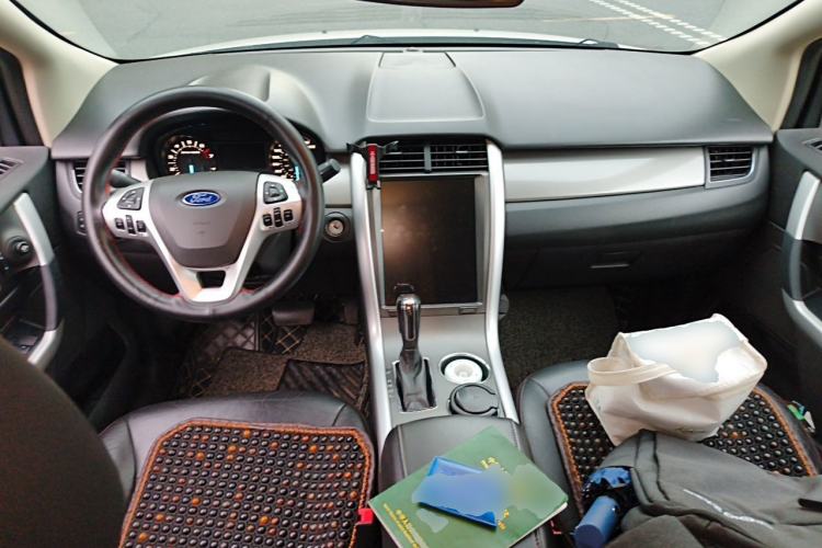 Used Ford Edge 2012 2.0T Elite Sunroof Edition Center Console
