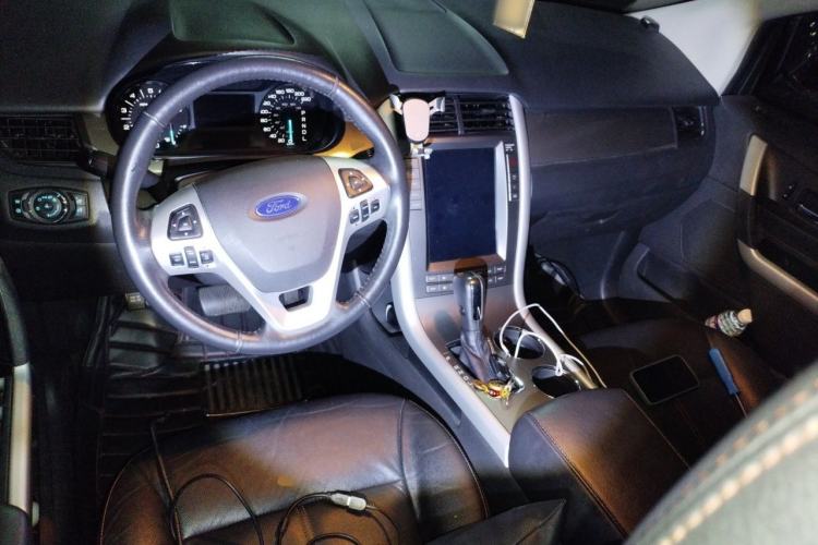 Used Ford Edge 2012 2.0T Elite Sunroof Edition Center Console