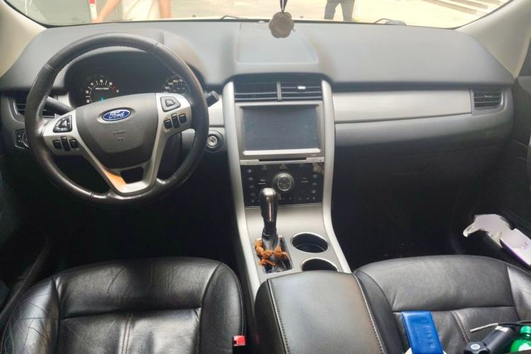 Used Ford Edge 2012 2.0T Elite Sunroof Edition Center Console