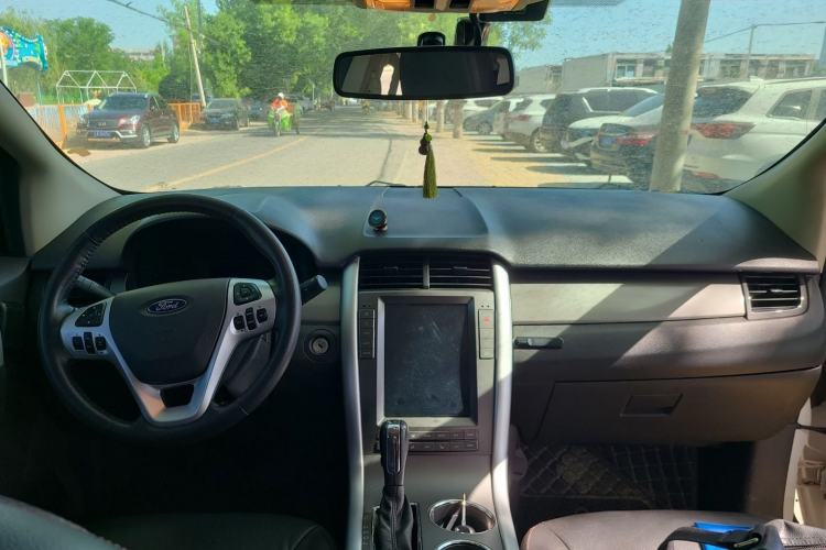 Used Ford Edge 2012 2.0T Elite Sunroof Edition Center Console