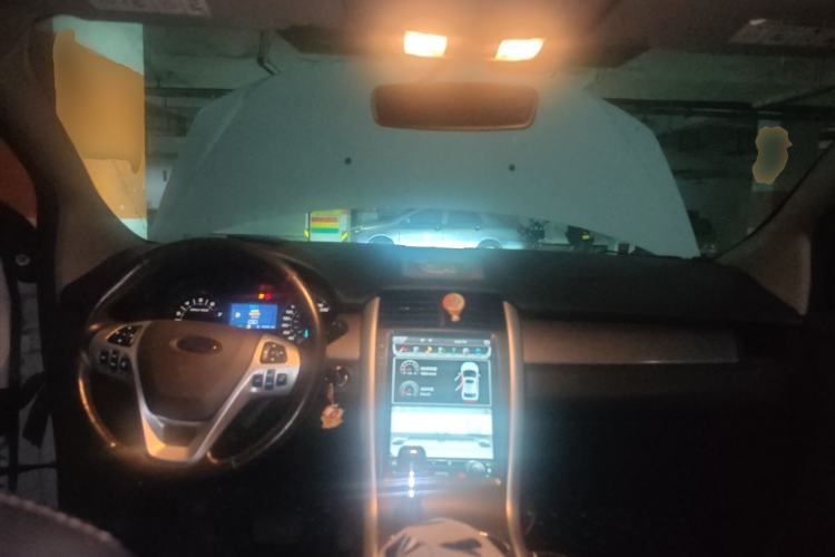 Used Ford Edge 2012 2.0T Elite Sunroof Edition Center Console