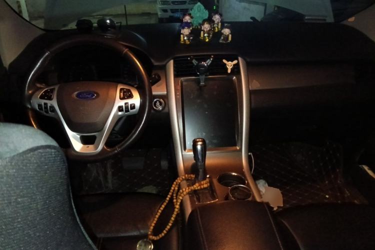 Used Ford Edge 2012 2.0T Elite Sunroof Edition Center Console