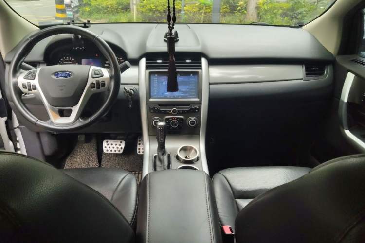 Used Ford Edge 2012 2.0T Elite Sunroof Edition Center Console
