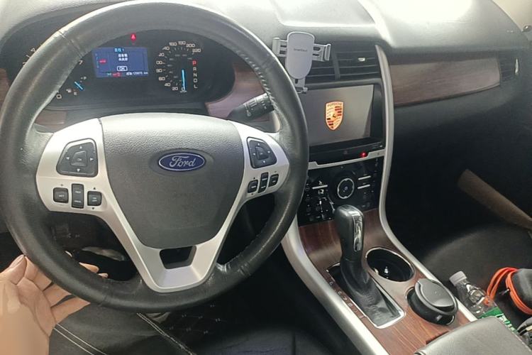Used Ford Edge 2012 2.0T Elite Sunroof Edition Center Console