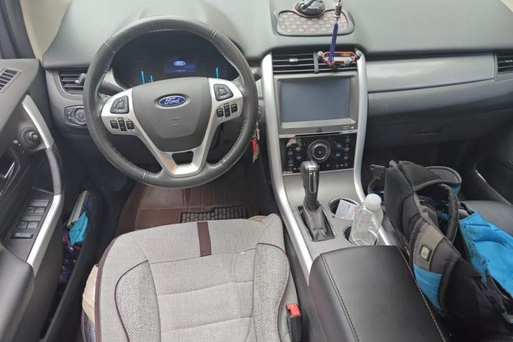 Used Ford Edge 2012 2.0T Elite Sunroof Edition Center Console