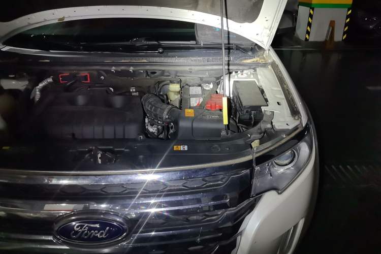Used Ford Edge 2012 2.0T Elite Sunroof Edition Engine Bay Left