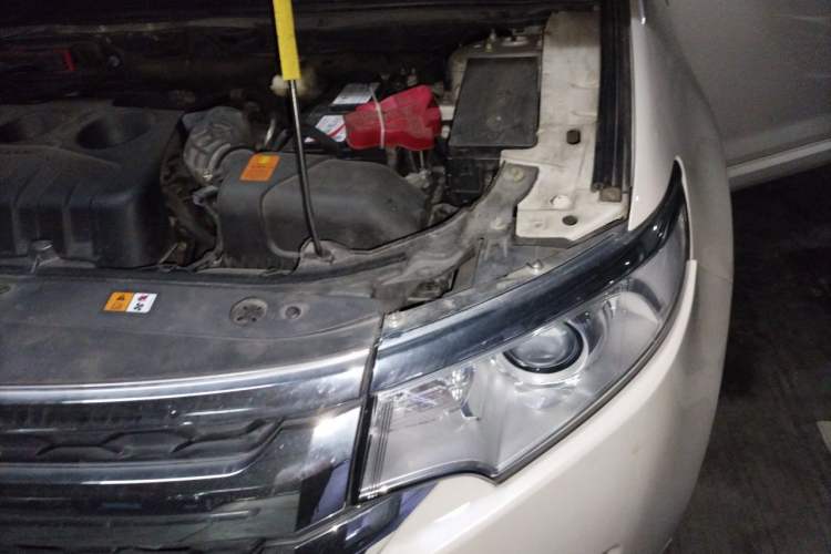 Used Ford Edge 2012 2.0T Elite Sunroof Edition Engine Bay Left