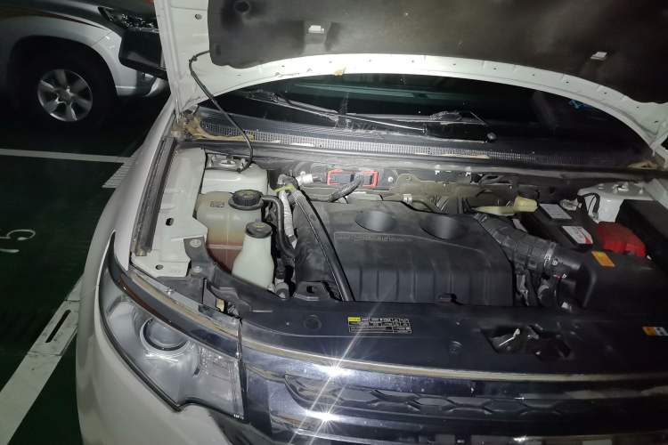 Used Ford Edge 2012 2.0T Elite Sunroof Edition Engine Bay Right
