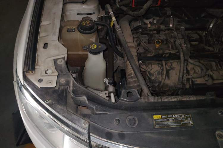 Used Ford Edge 2012 2.0T Elite Edition Engine Bay Right