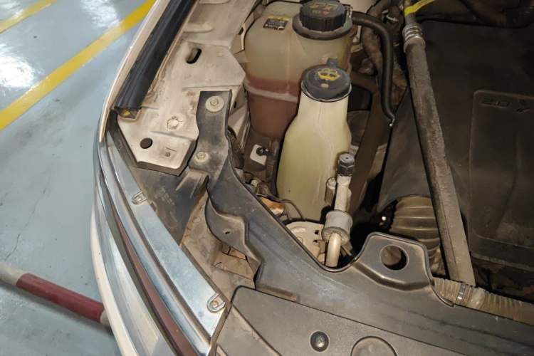 Used Ford Edge 2012 2.0T Elite Sunroof Edition Engine Bay Right