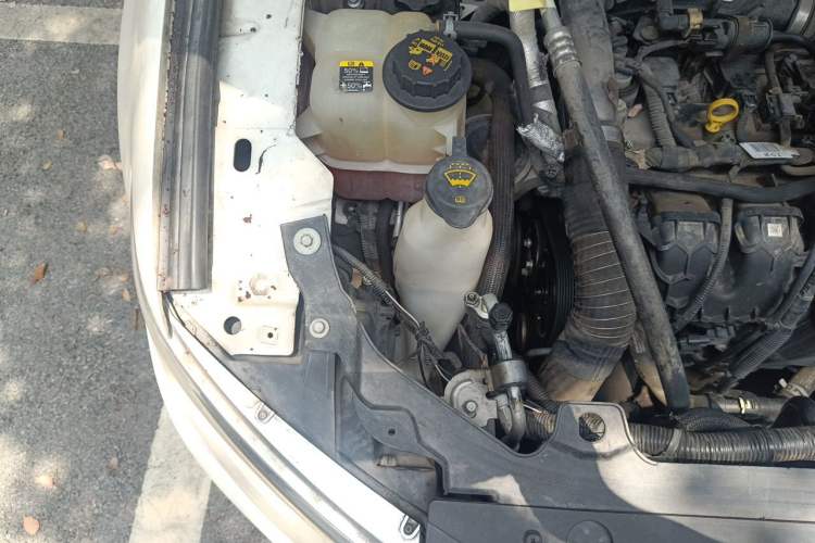 Used Ford Edge 2012 2.0T Elite Sunroof Edition Engine Bay Right
