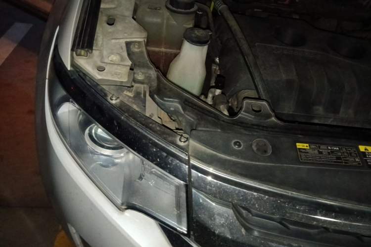 Used Ford Edge 2012 2.0T Elite Sunroof Edition Engine Bay Right