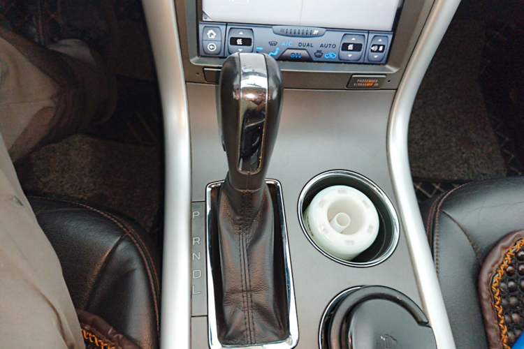 Used Ford Edge 2012 2.0T Elite Sunroof Edition Gear Lever