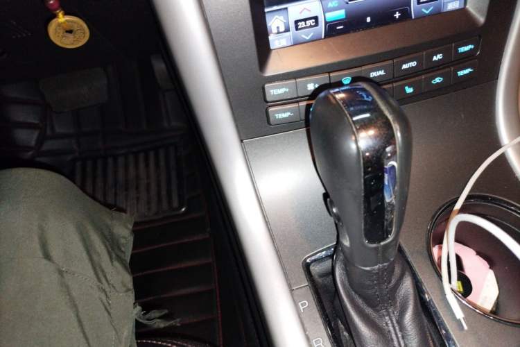 Used Ford Edge 2012 2.0T Elite Sunroof Edition Gear Lever