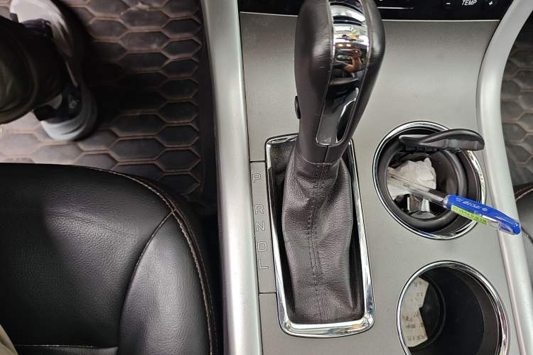 Used Ford Edge 2012 2.0T Elite Sunroof Edition Gear Lever