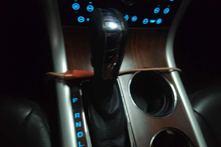 Used Ford Edge 2012 2.0T Elite Sunroof Edition Gear Lever