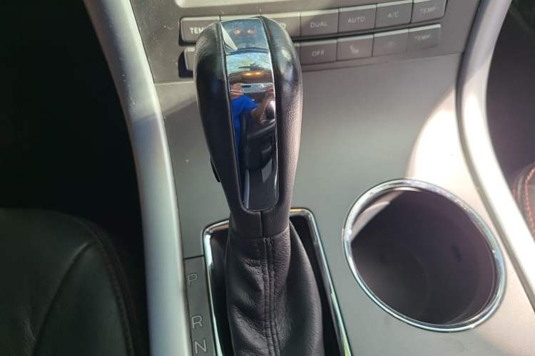Used Ford Edge 2012 2.0T Elite Sunroof Edition Gear Lever