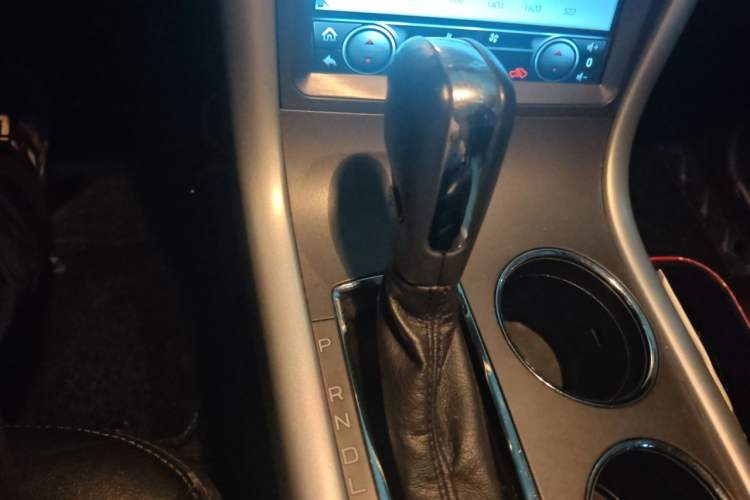 Used Ford Edge 2012 2.0T Elite Sunroof Edition Gear Lever