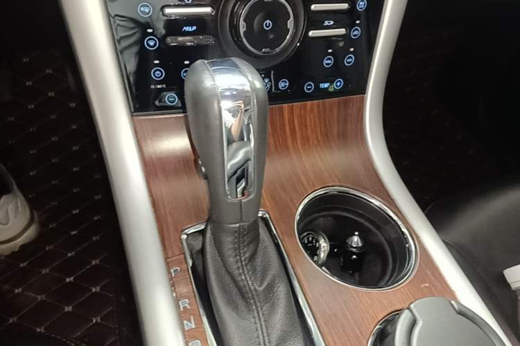 Used Ford Edge 2012 2.0T Elite Sunroof Edition Gear Lever
