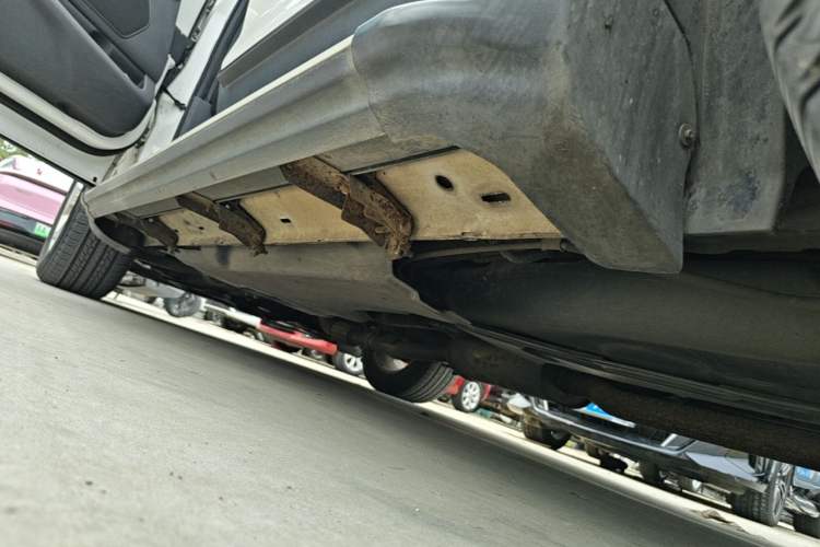 Used Ford Edge 2012 2.0T Elite Sunroof Edition Left Side Sill