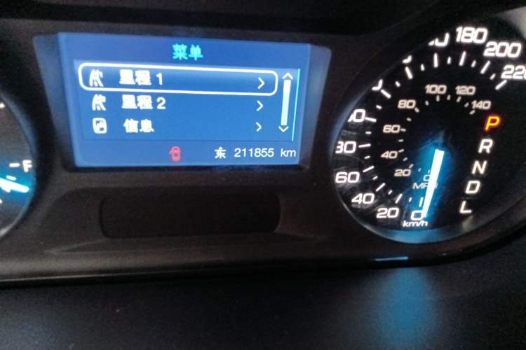 Used Ford Edge 2012 2.0T Elite Edition Odometer Close Up