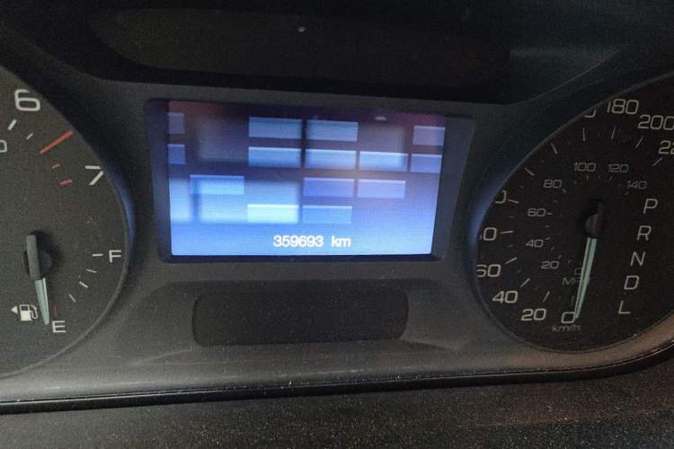 Used Ford Edge 2012 2.0T Elite Sunroof Edition Odometer Close Up