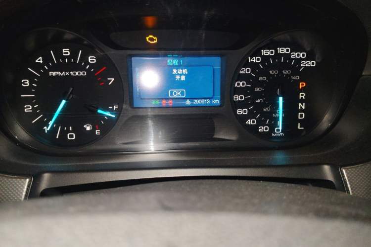Used Ford Edge 2012 2.0T Elite Edition Odometer Close Up