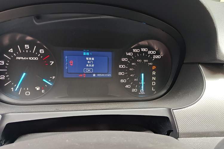 Used Ford Edge 2012 2.0T Elite Sunroof Edition Odometer Close Up